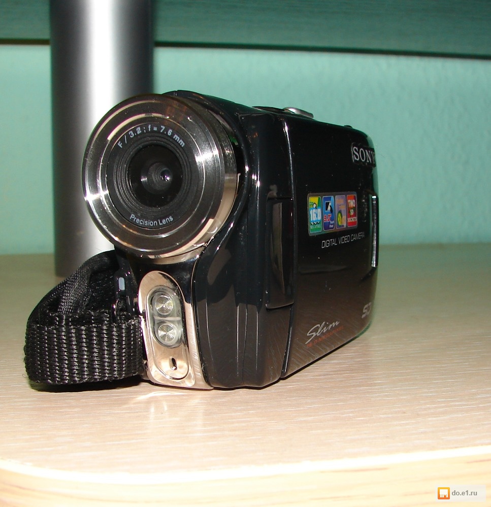 Sony Digital Video Camera Slim 16 Megapixel    -  8