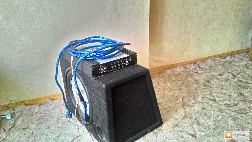 Усилитель на автомобильный сабвуфер Усилитель на автомобильный сабвуфер